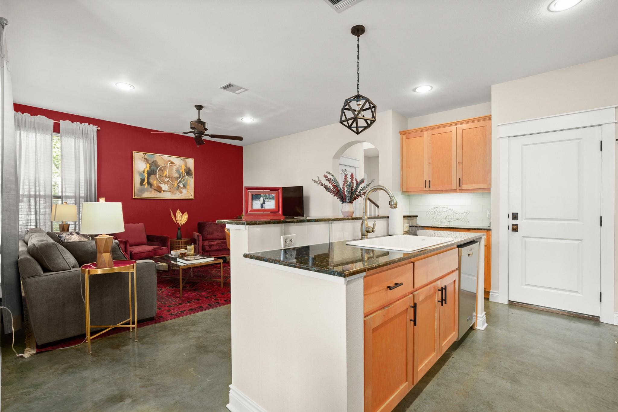 1318 Newning Ave # C