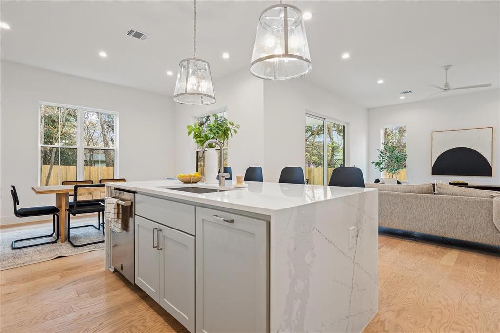 4809 Lansing DR