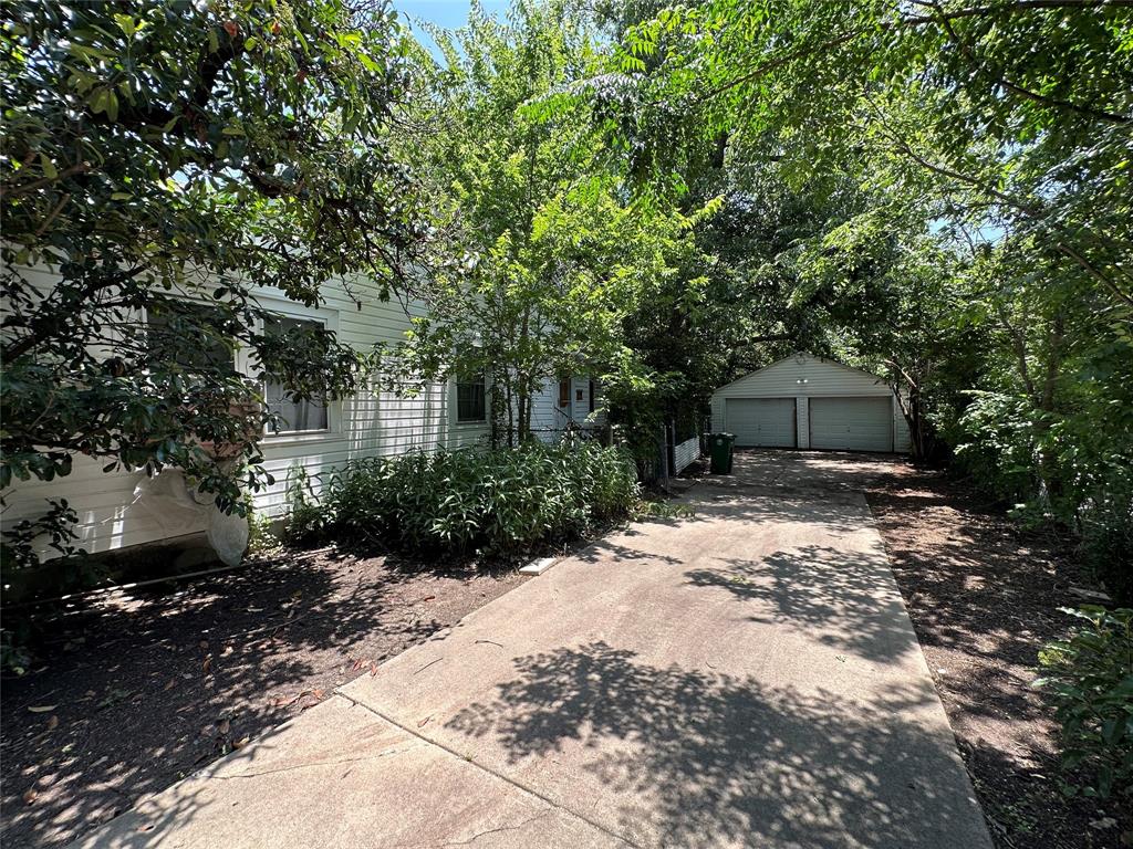 6405 Berkman DR