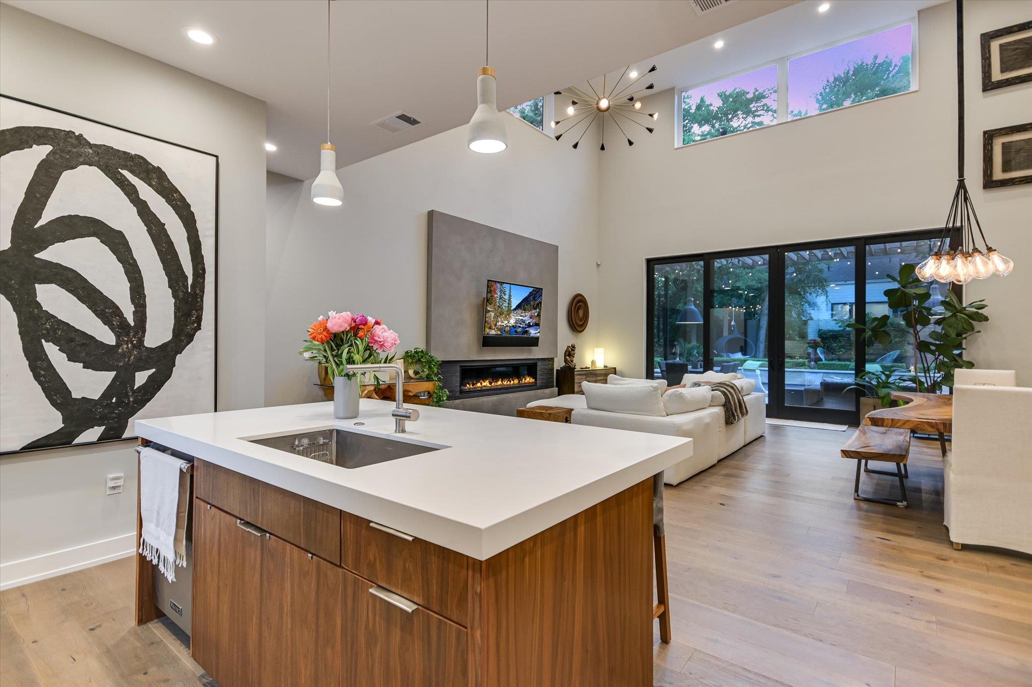 2010 Goodrich Ave # 5A