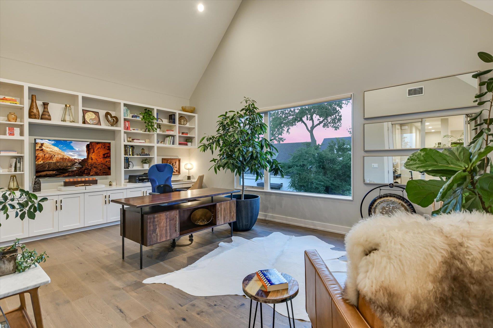 2010 Goodrich Ave # 5A