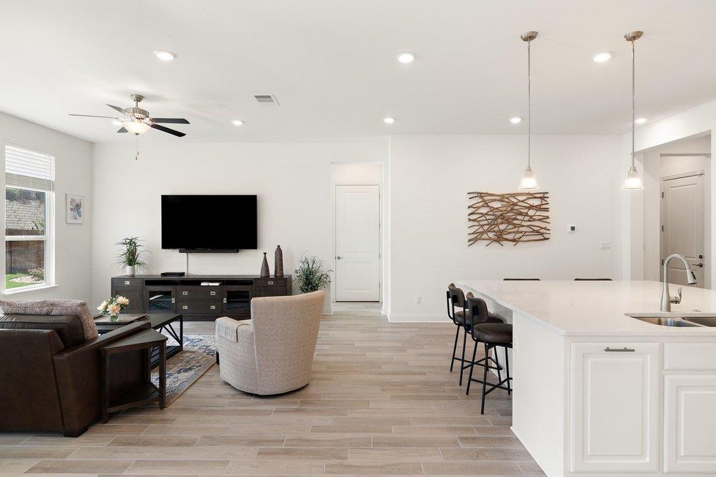 5913 Cimarron Ridge LN
