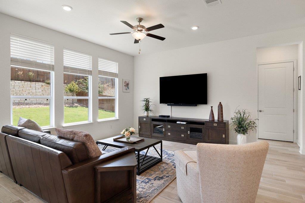 5913 Cimarron Ridge LN