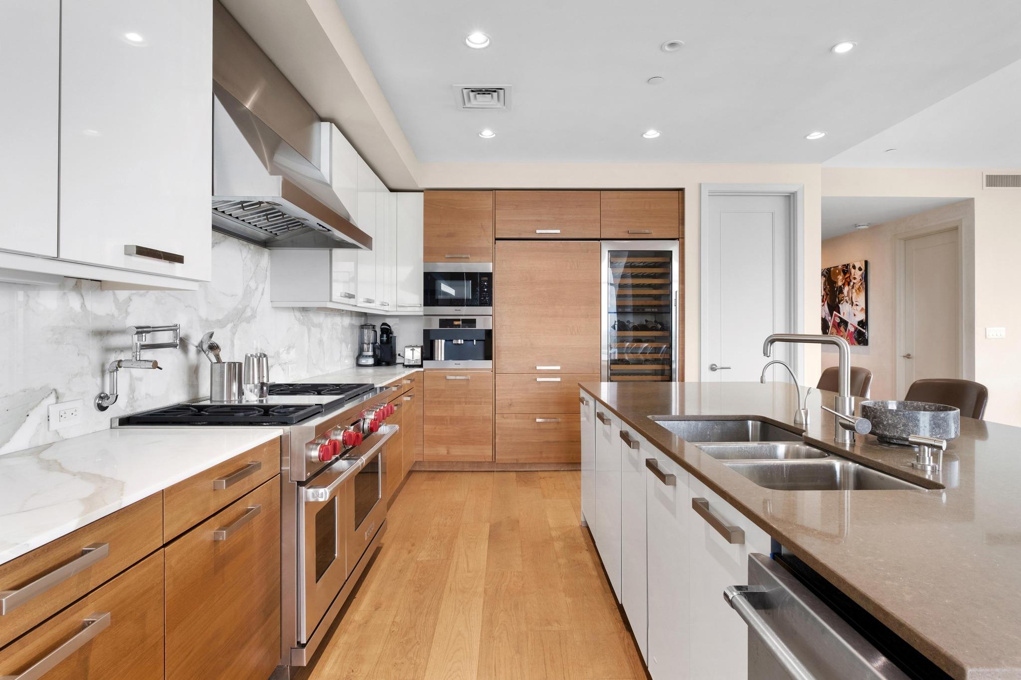 200 Congress Ave # 37H