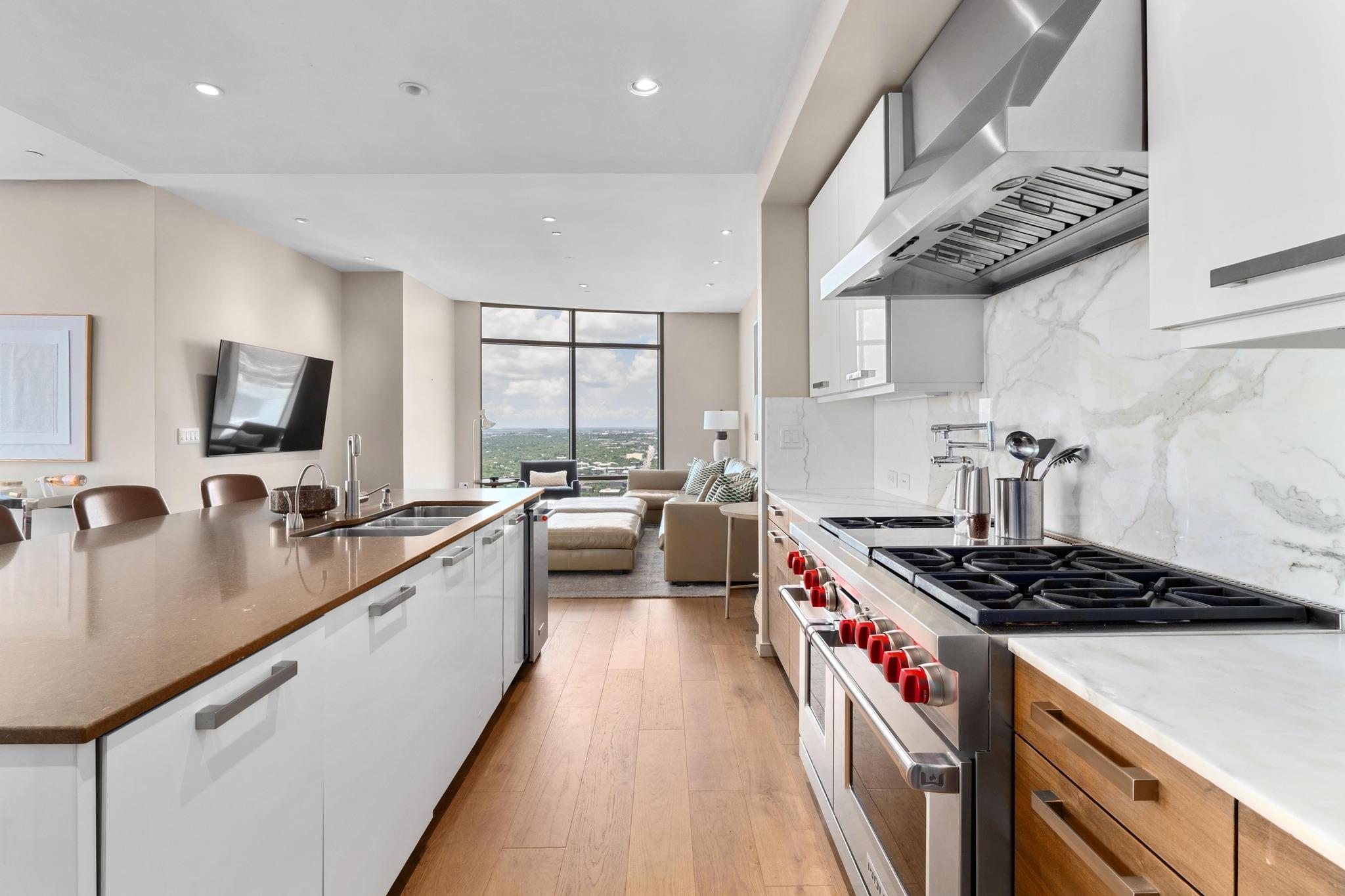 200 Congress Ave # 37H