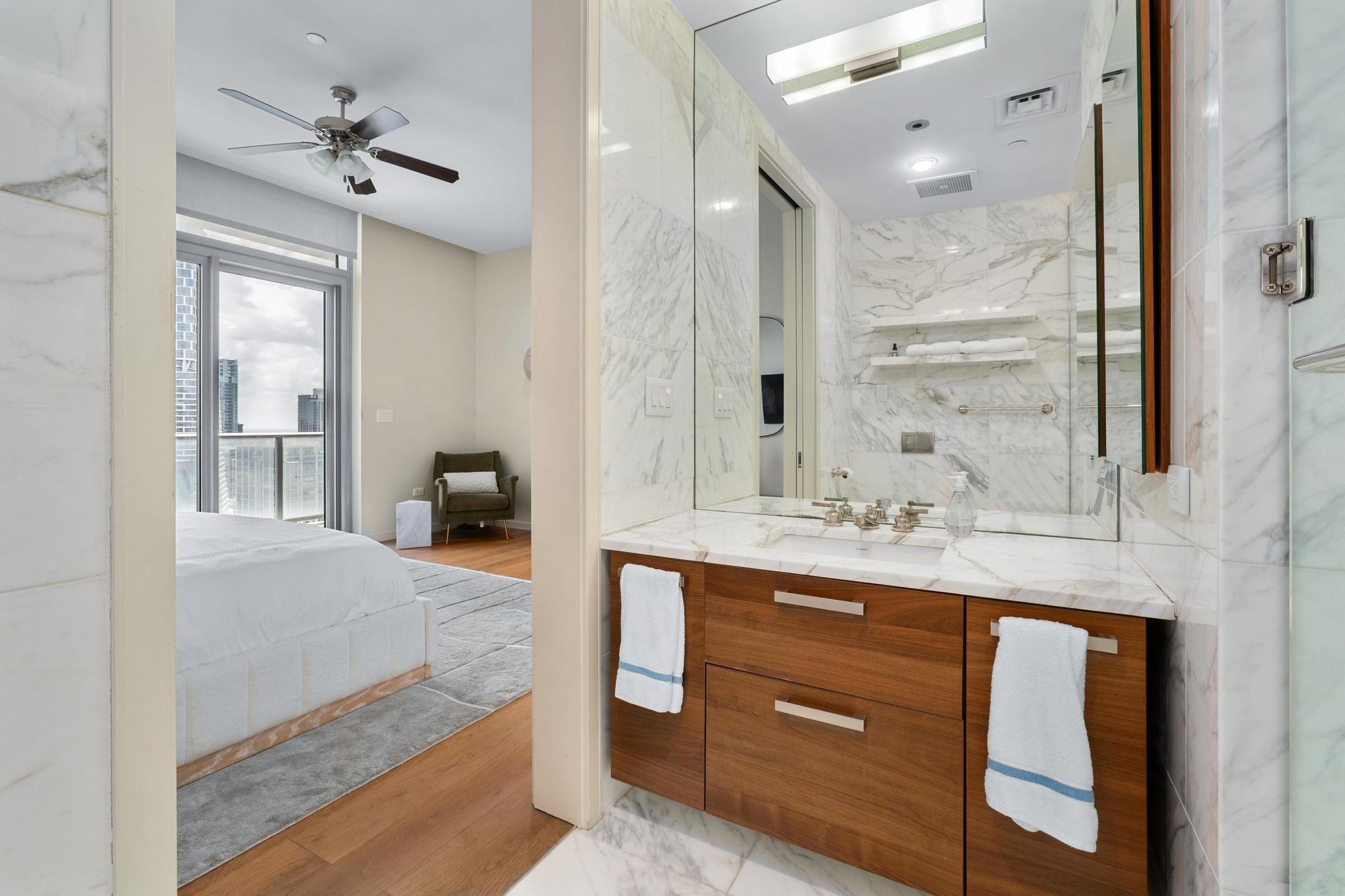 200 Congress Ave # 37H