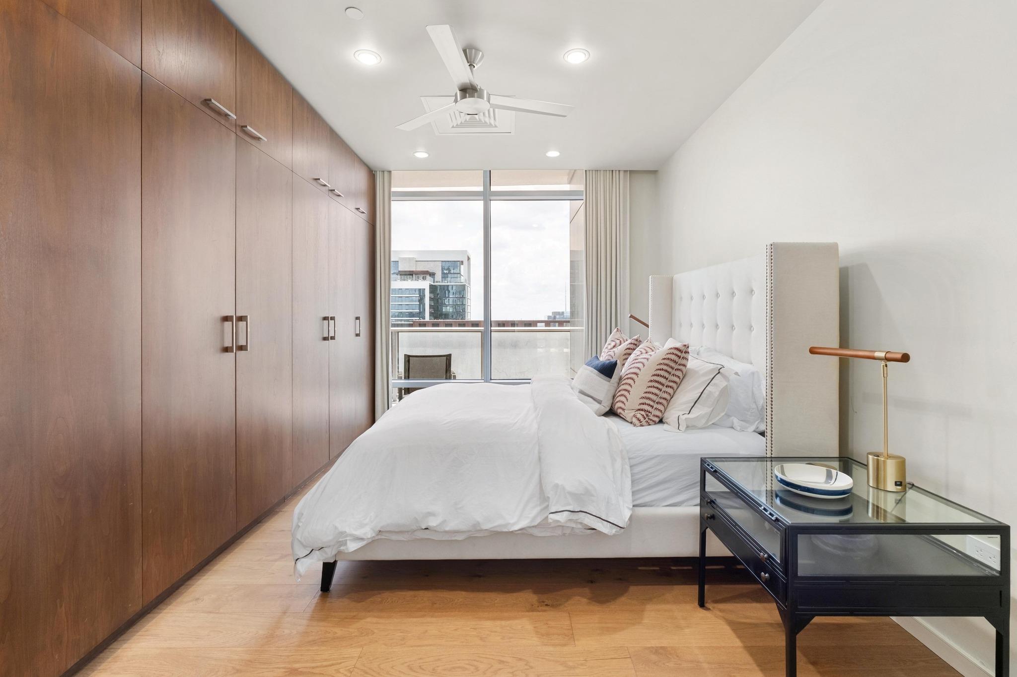 200 Congress Ave # 37H