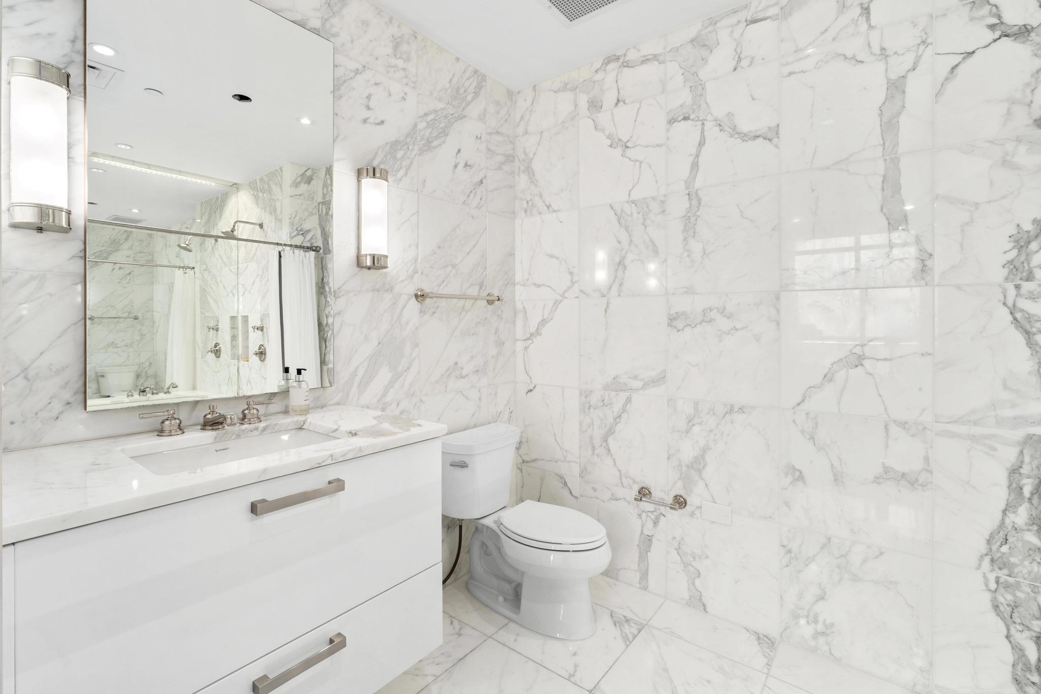 200 Congress Ave # 37H