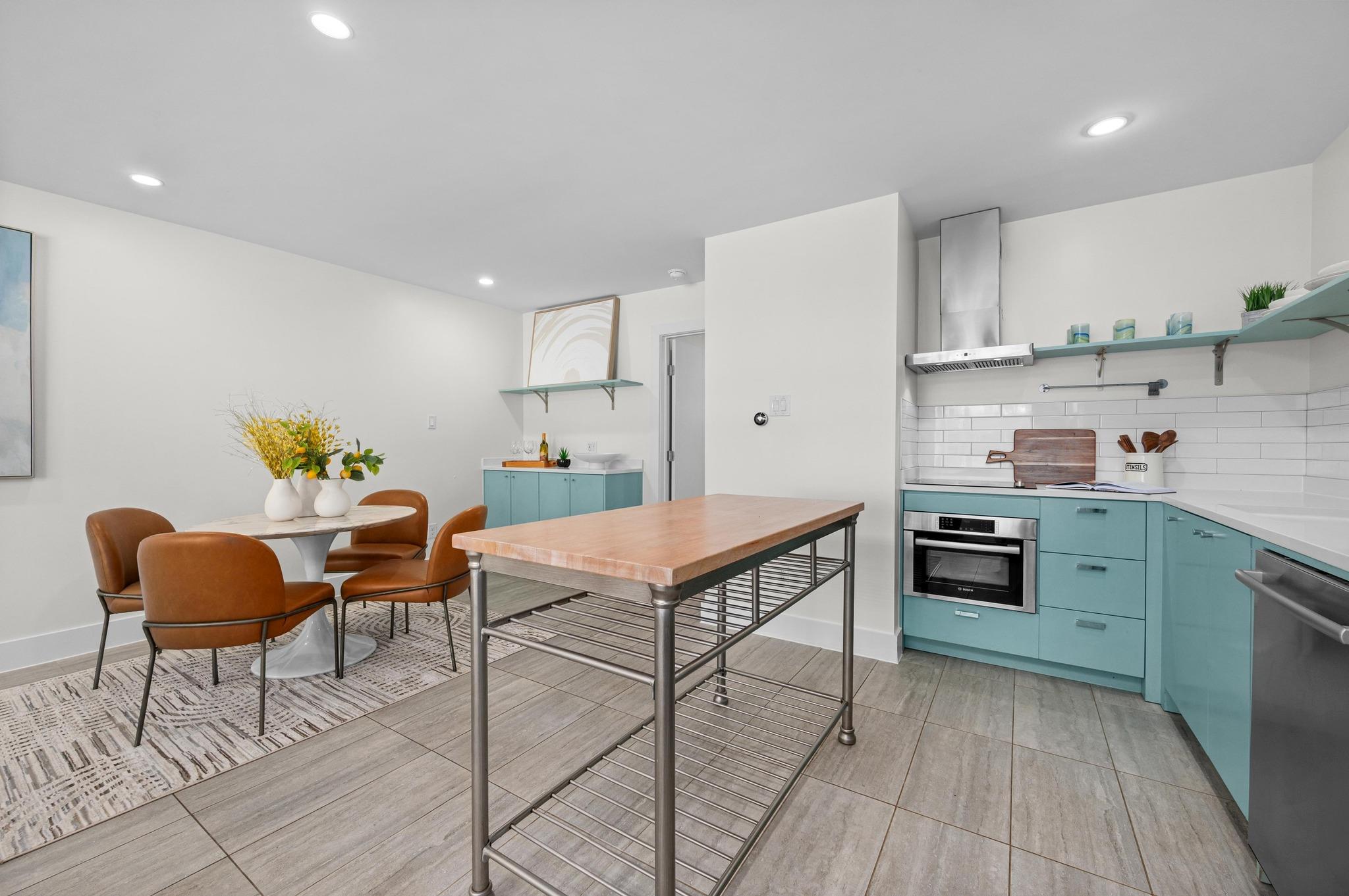 1208 Enfield RD # 206