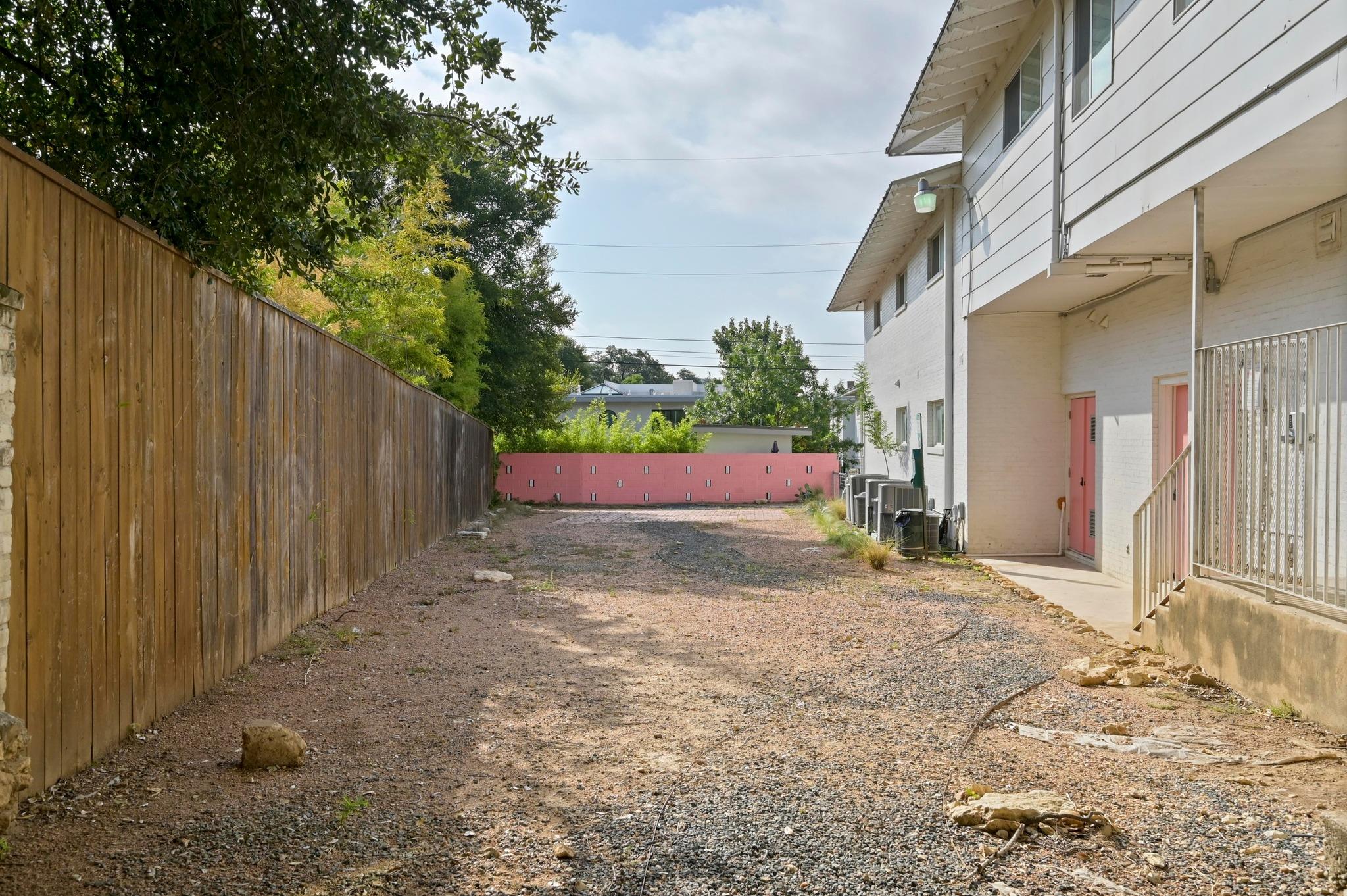 1208 Enfield RD # 206