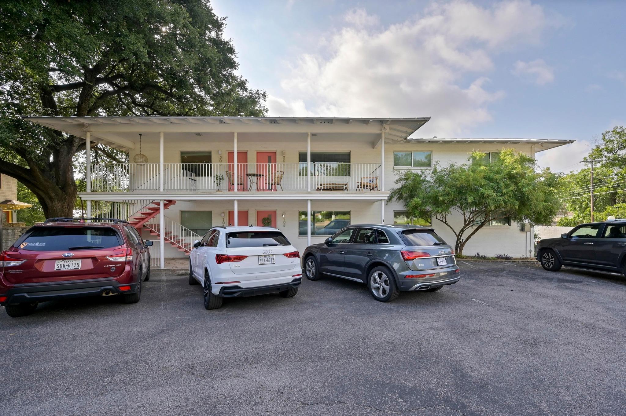 1208 Enfield RD # 206