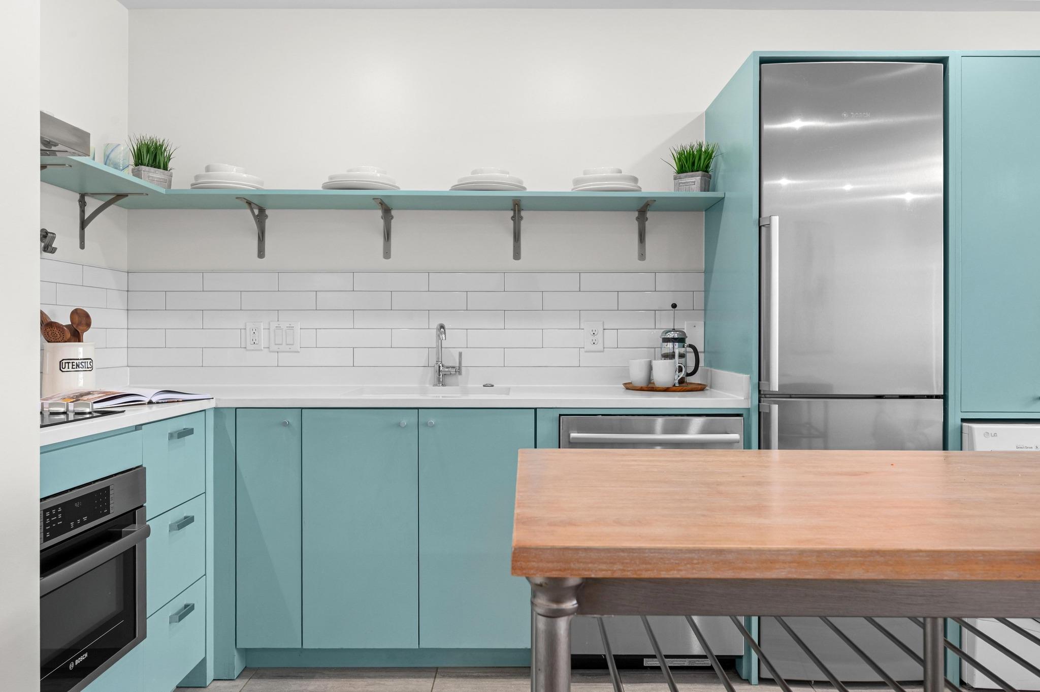 1208 Enfield RD # 206