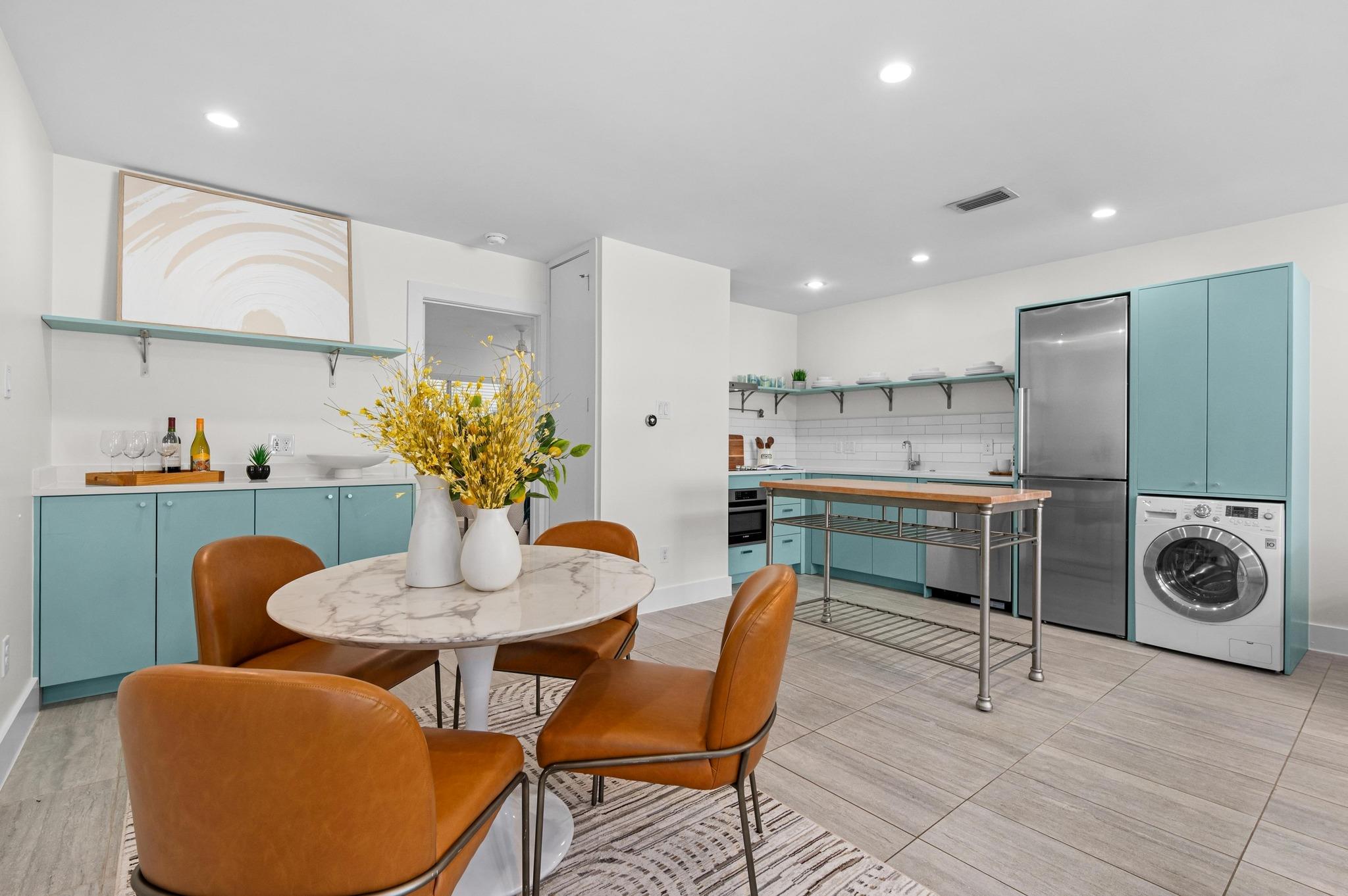 1208 Enfield RD # 206