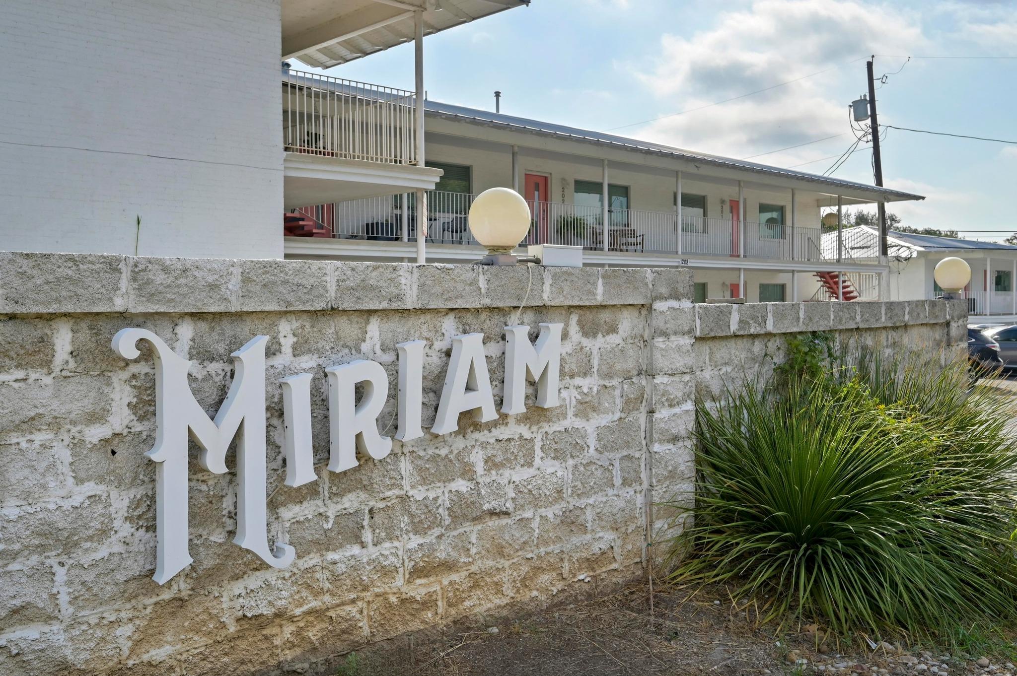 1208 Enfield RD # 206