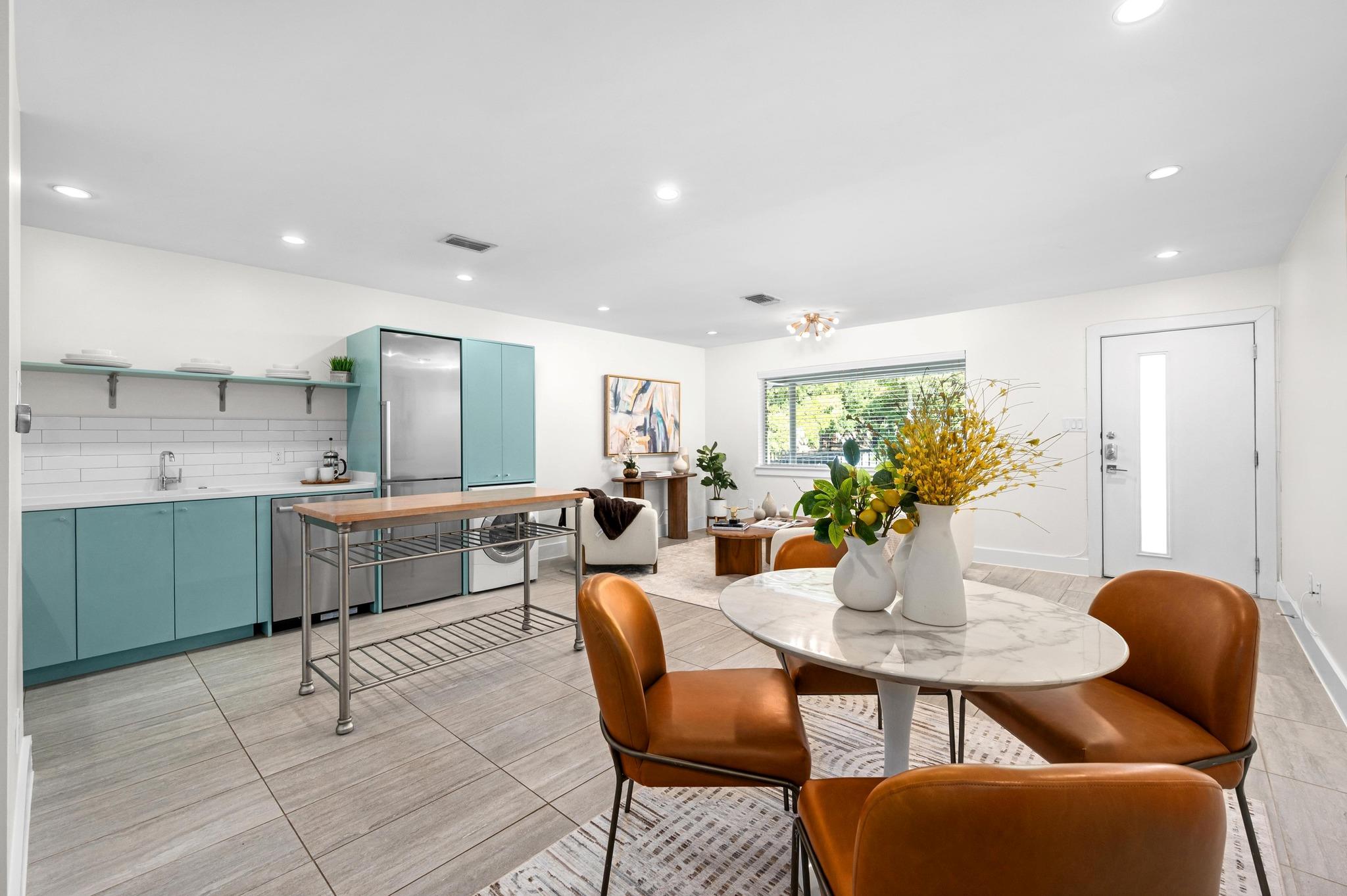 1208 Enfield RD # 206