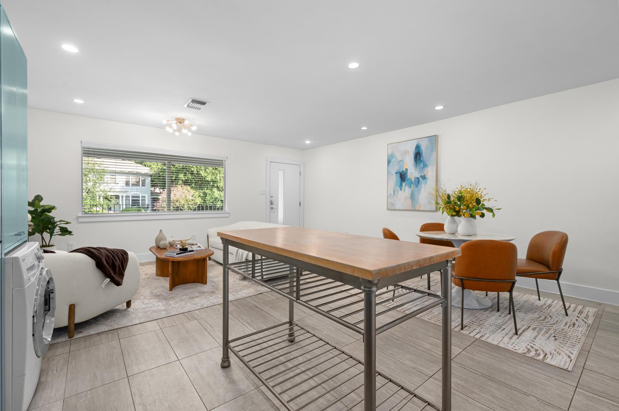 1208 Enfield RD # 206