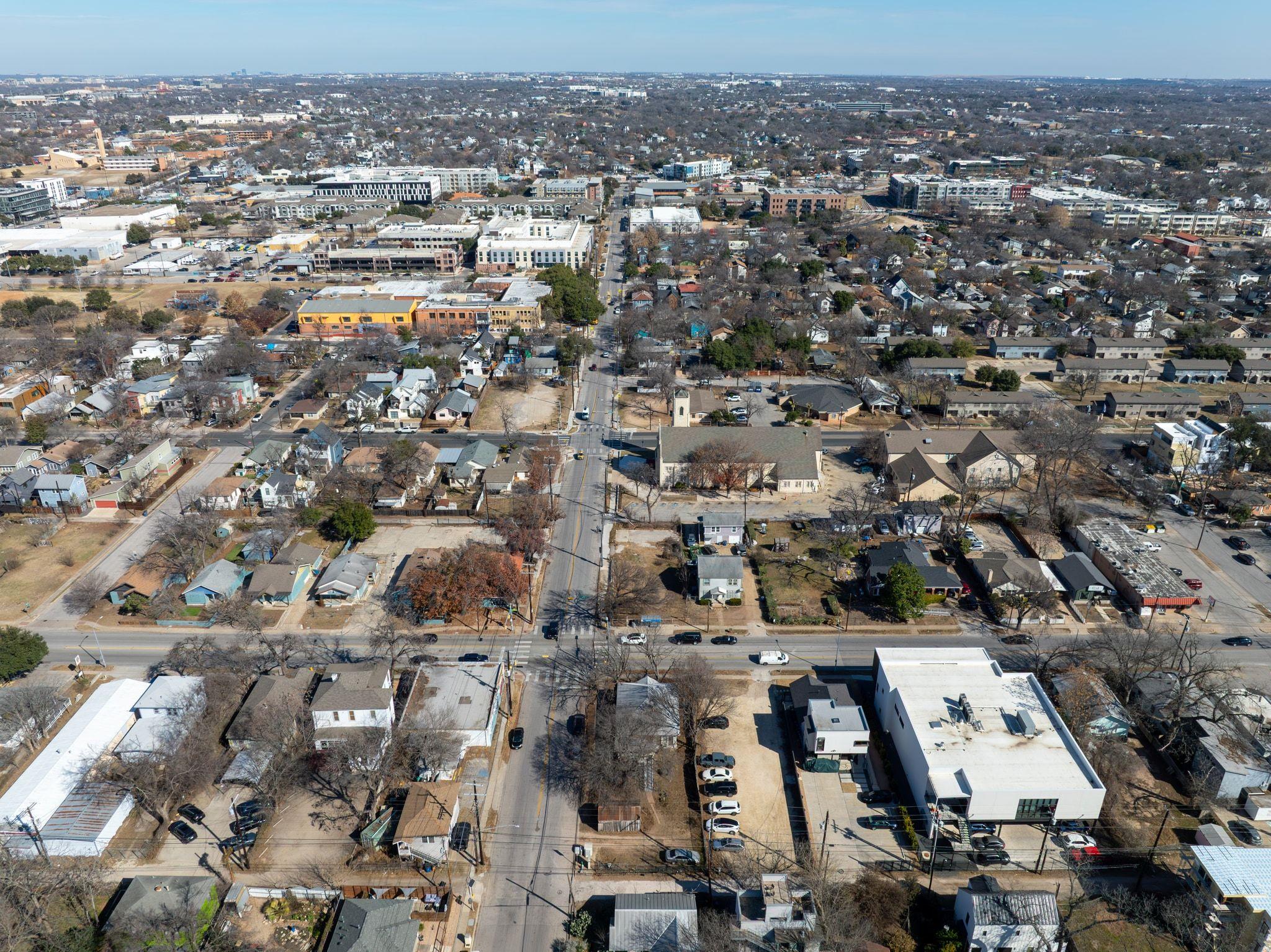 2201 E Cesar Chavez ST