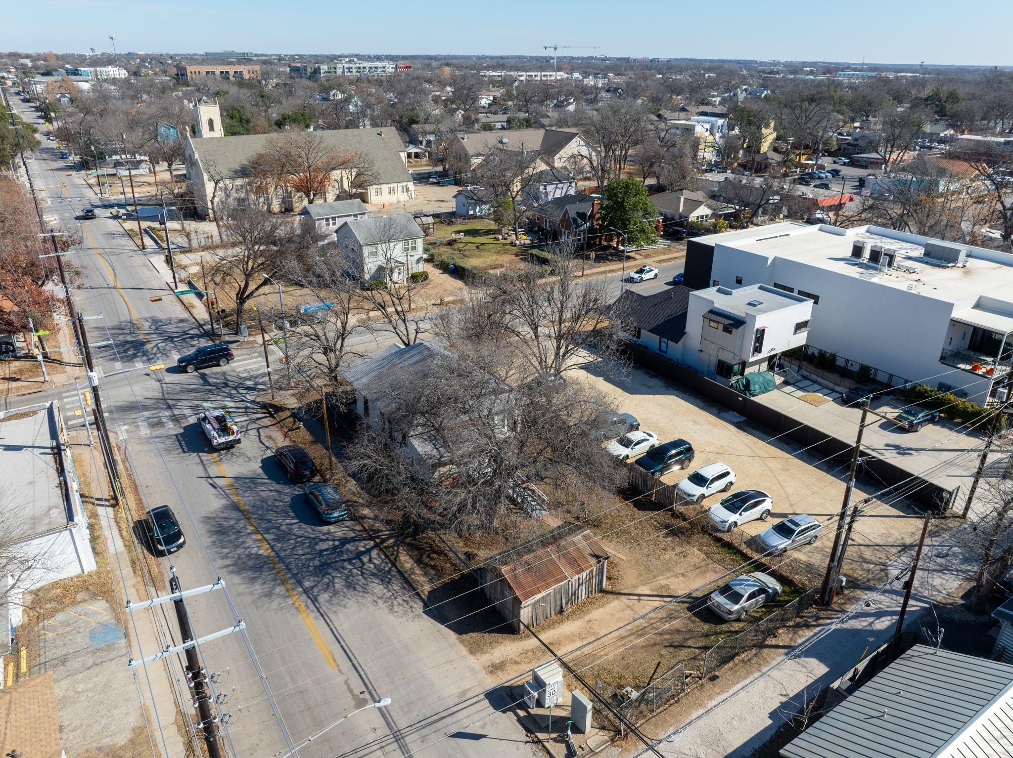 2201 E Cesar Chavez ST