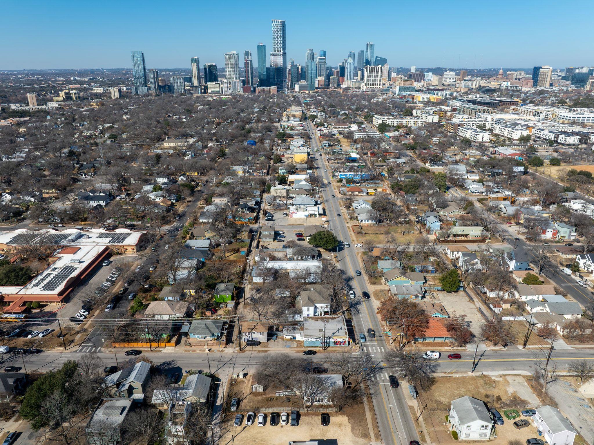 2201 E Cesar Chavez ST