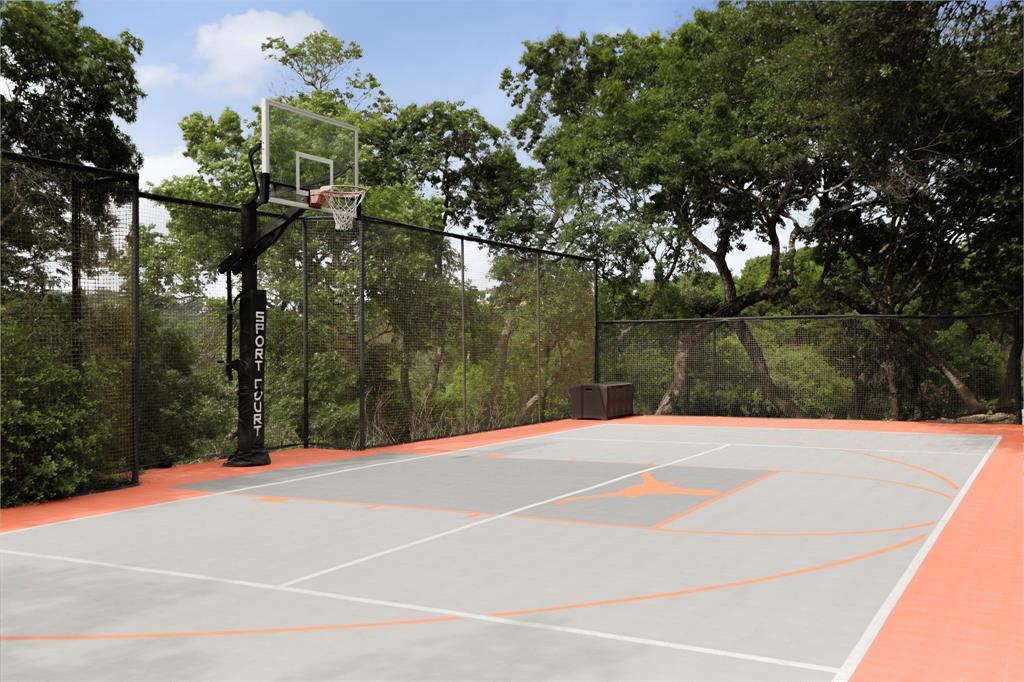 916 Barton Creek BLVD