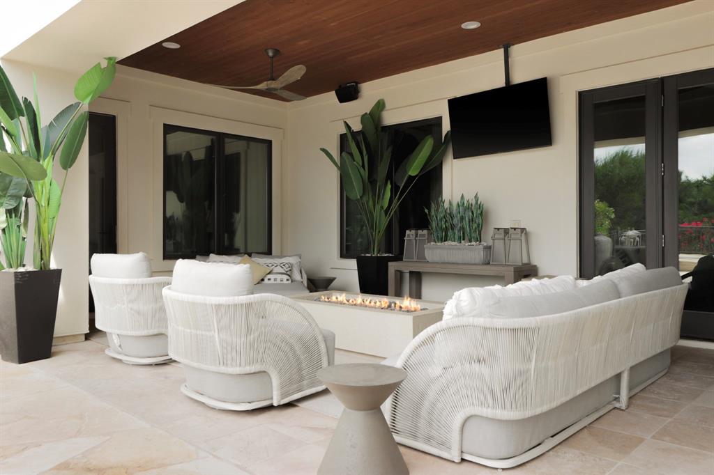 916 Barton Creek BLVD