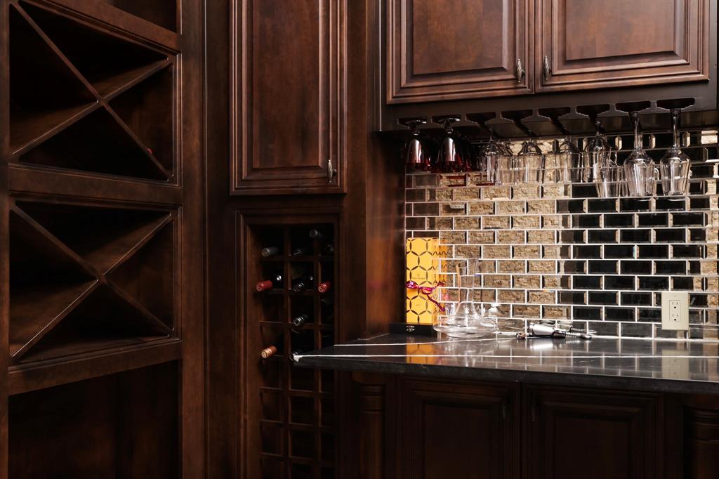 916 Barton Creek BLVD