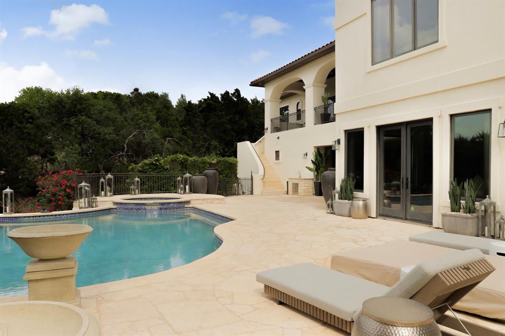 916 Barton Creek BLVD