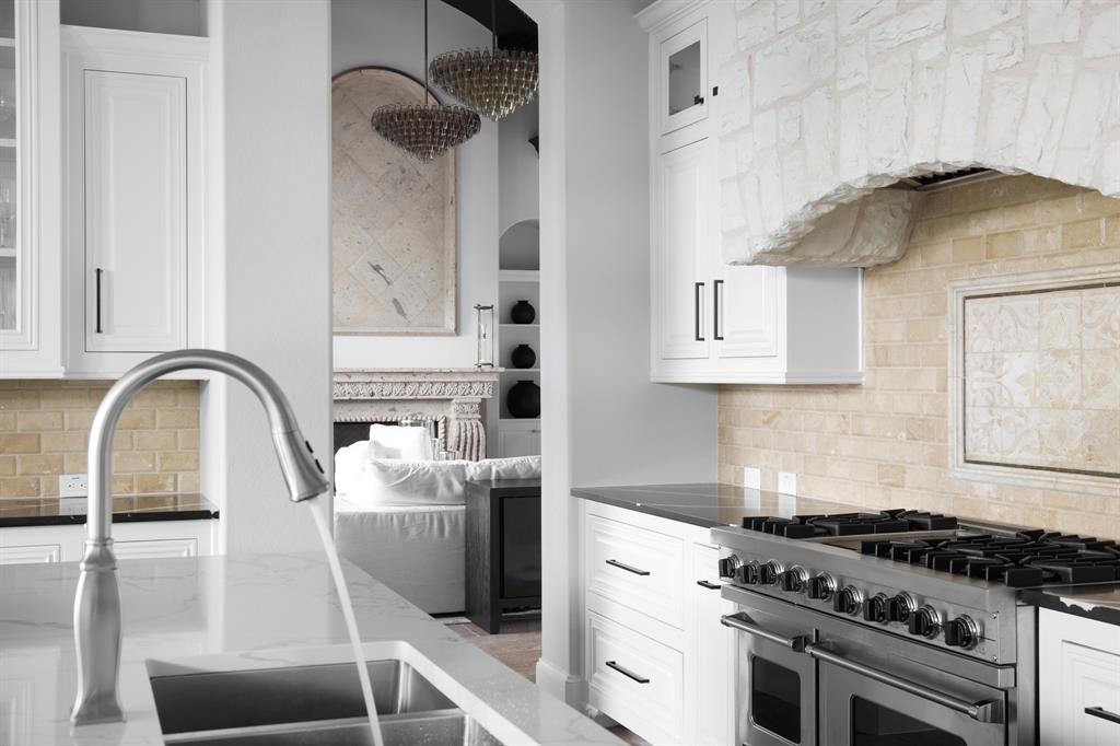 916 Barton Creek BLVD