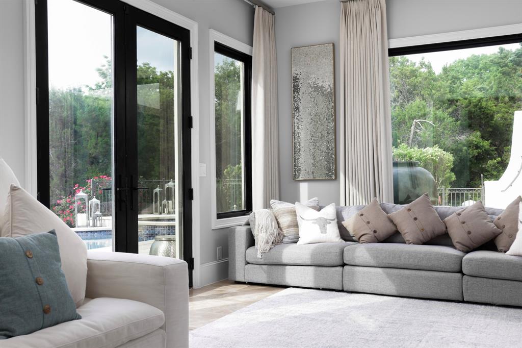 916 Barton Creek BLVD