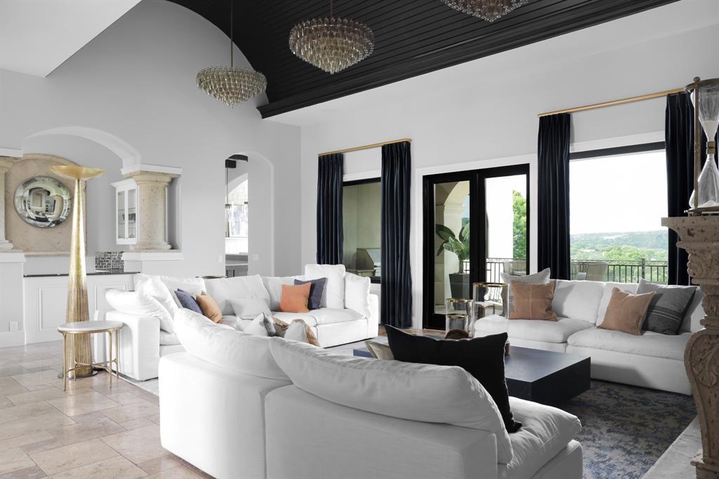 916 Barton Creek BLVD