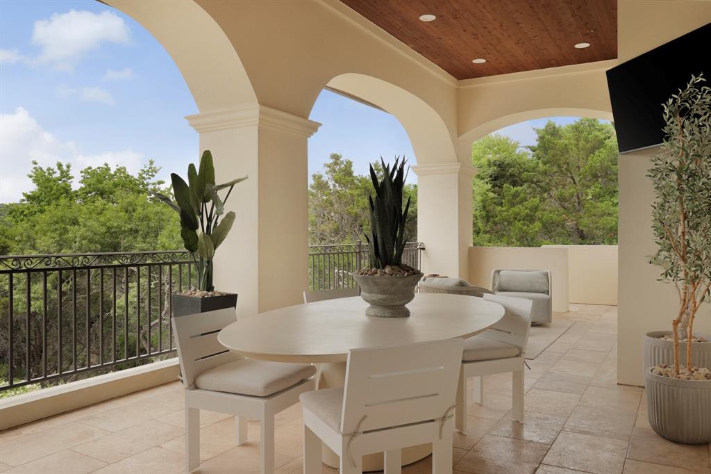 916 Barton Creek BLVD