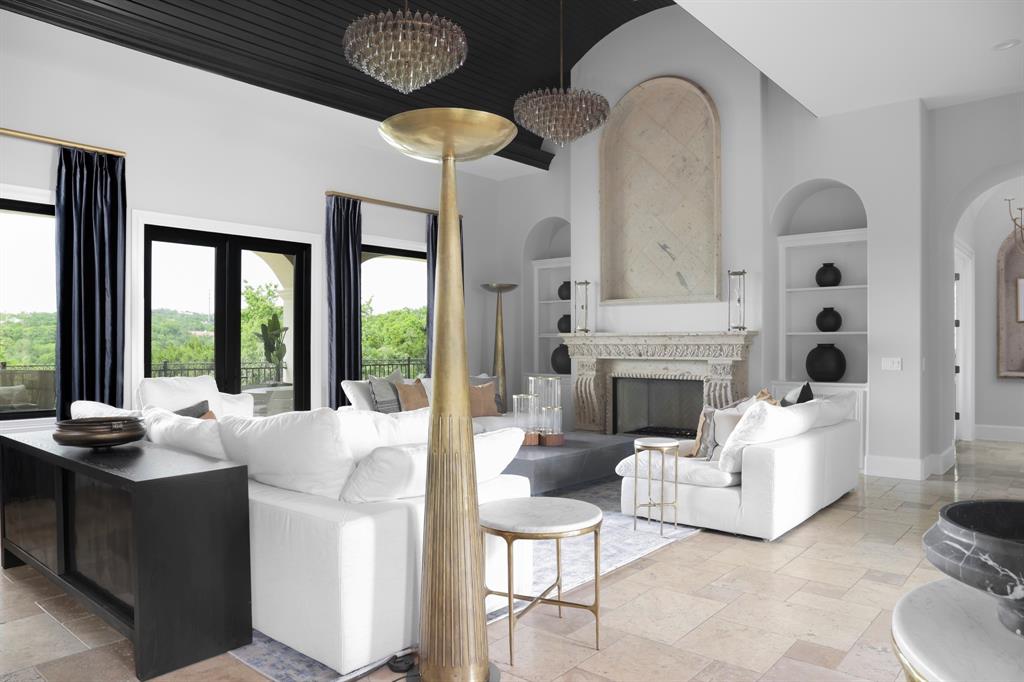 916 Barton Creek BLVD