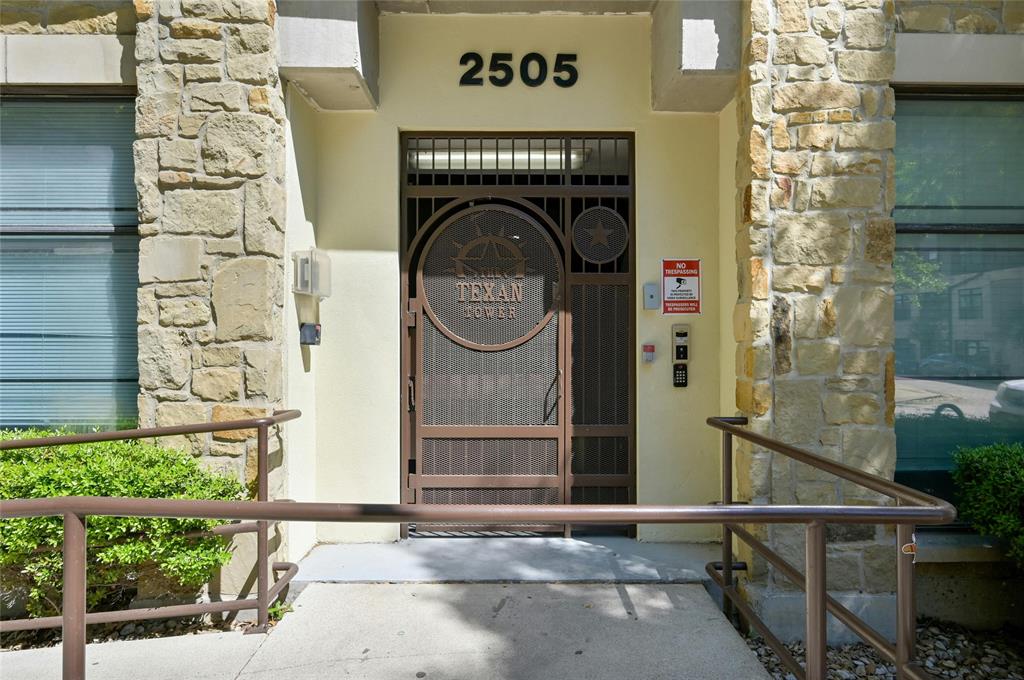 2505 San Gabriel ST # 207