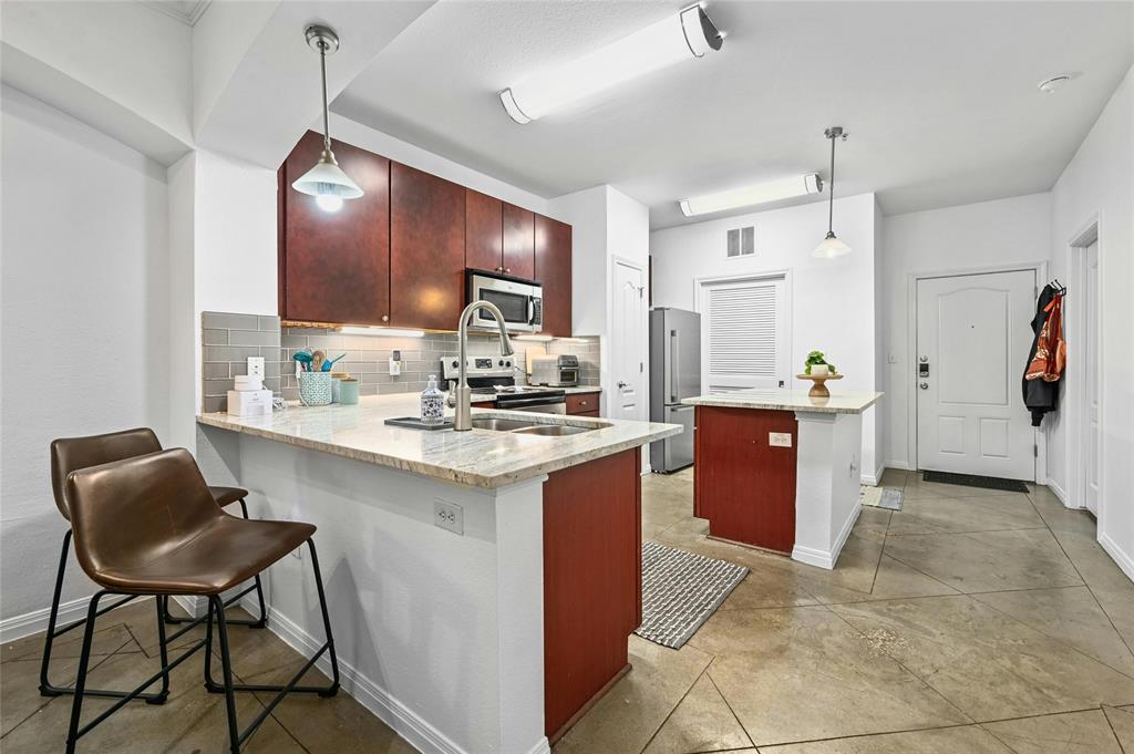 2505 San Gabriel ST # 207