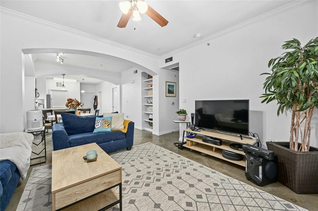 2505 San Gabriel ST # 207