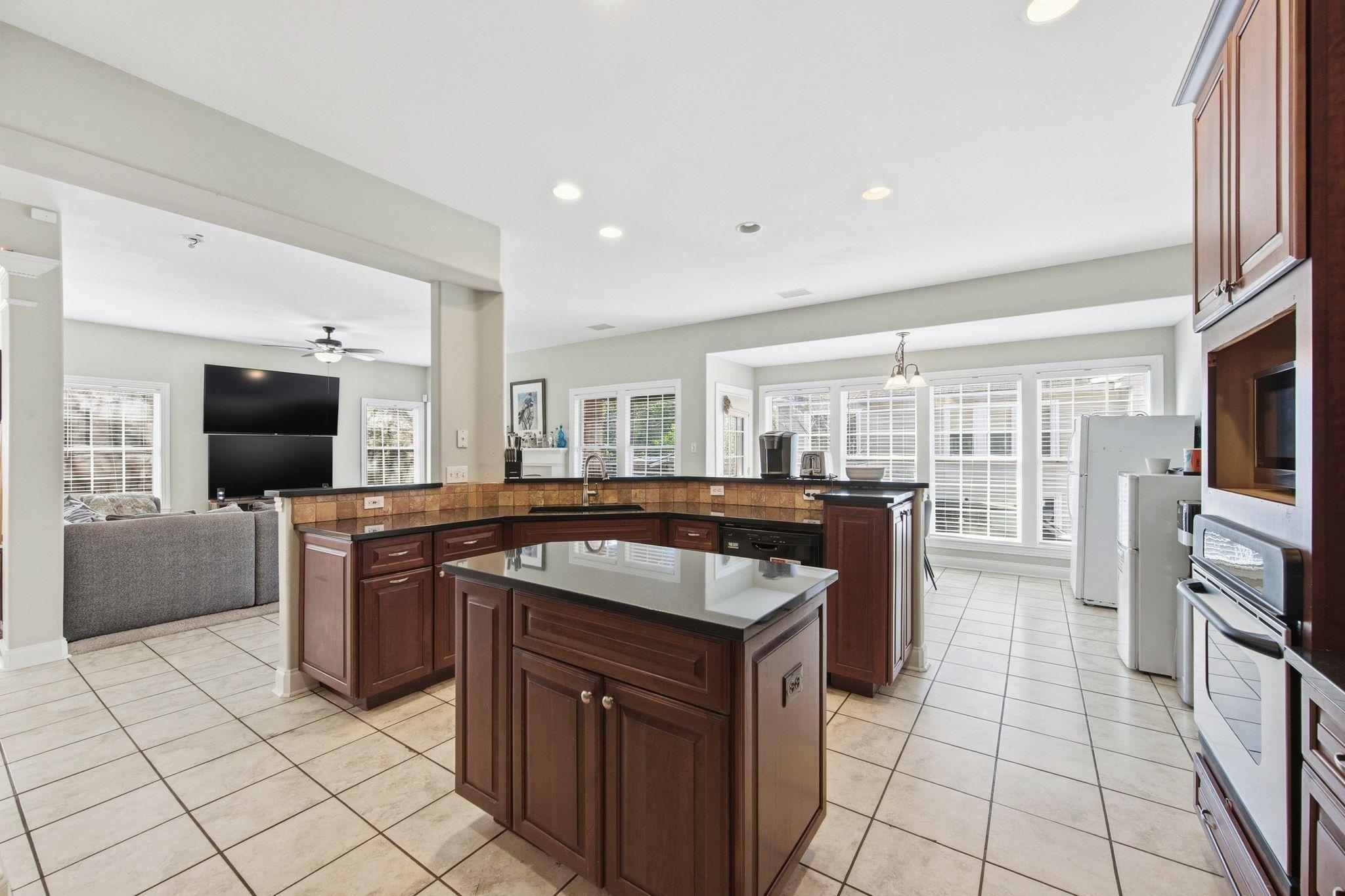 2413 Enfield RD
