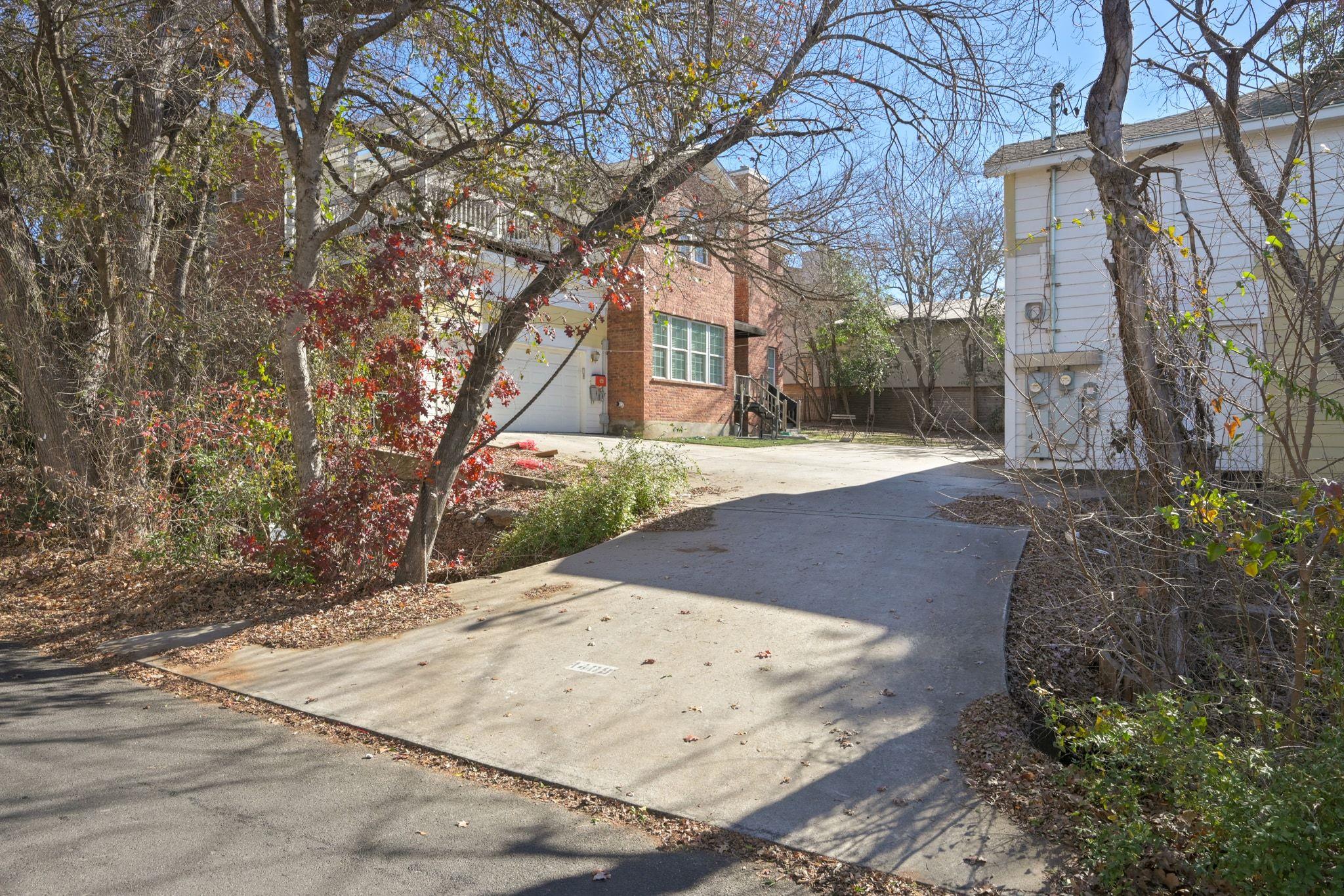 2413 Enfield RD