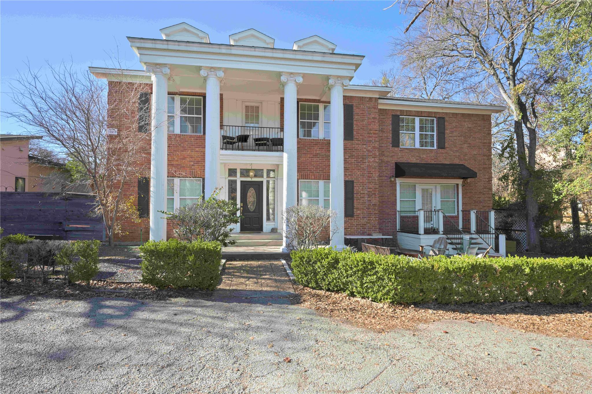 2413 Enfield RD