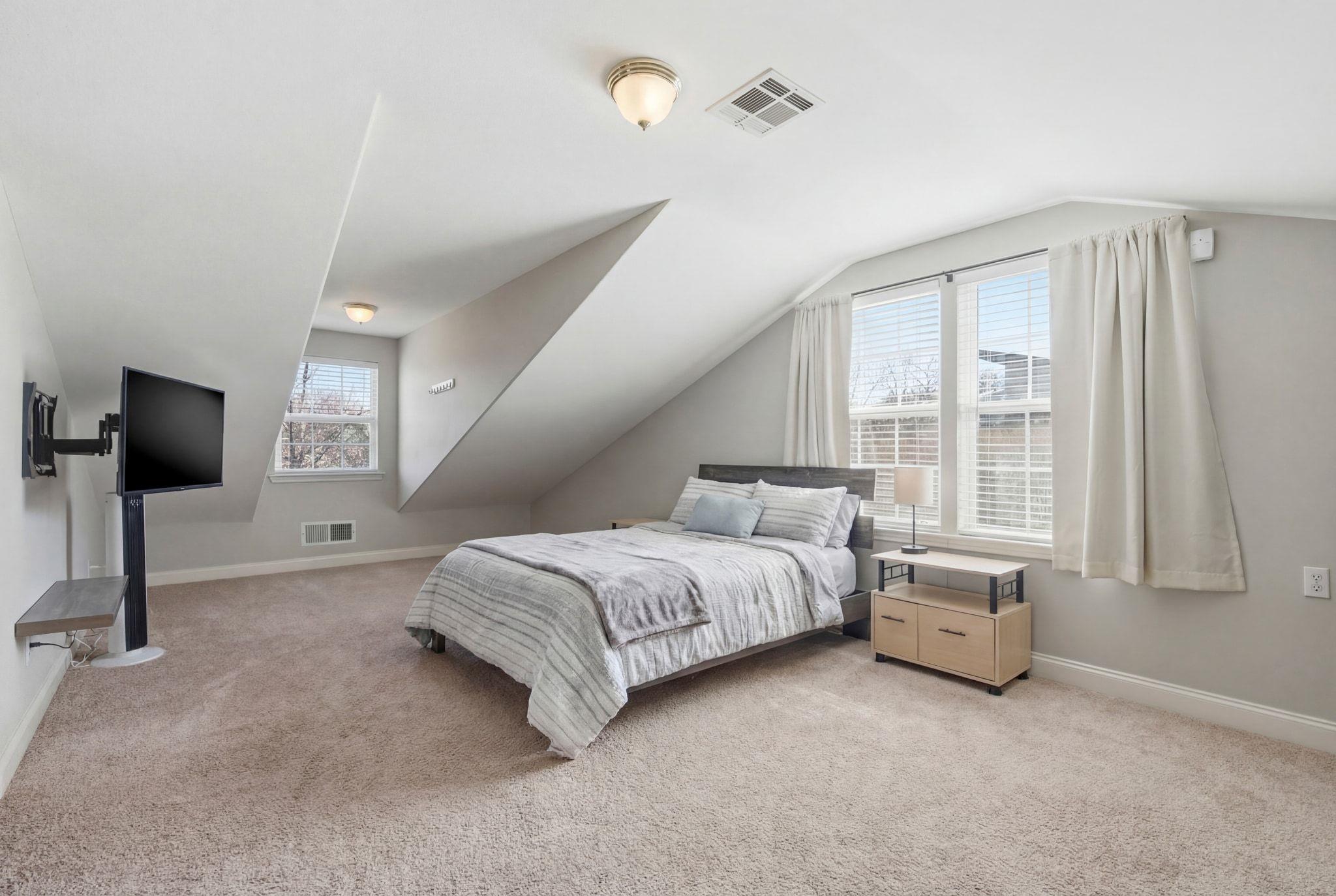 2413 Enfield RD