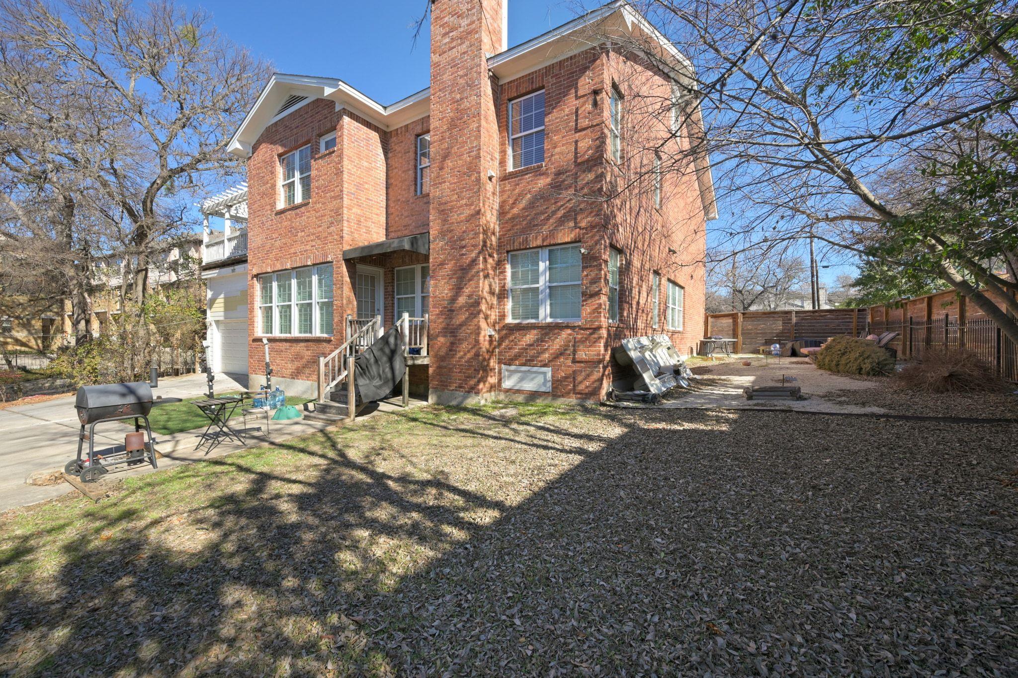 2413 Enfield RD