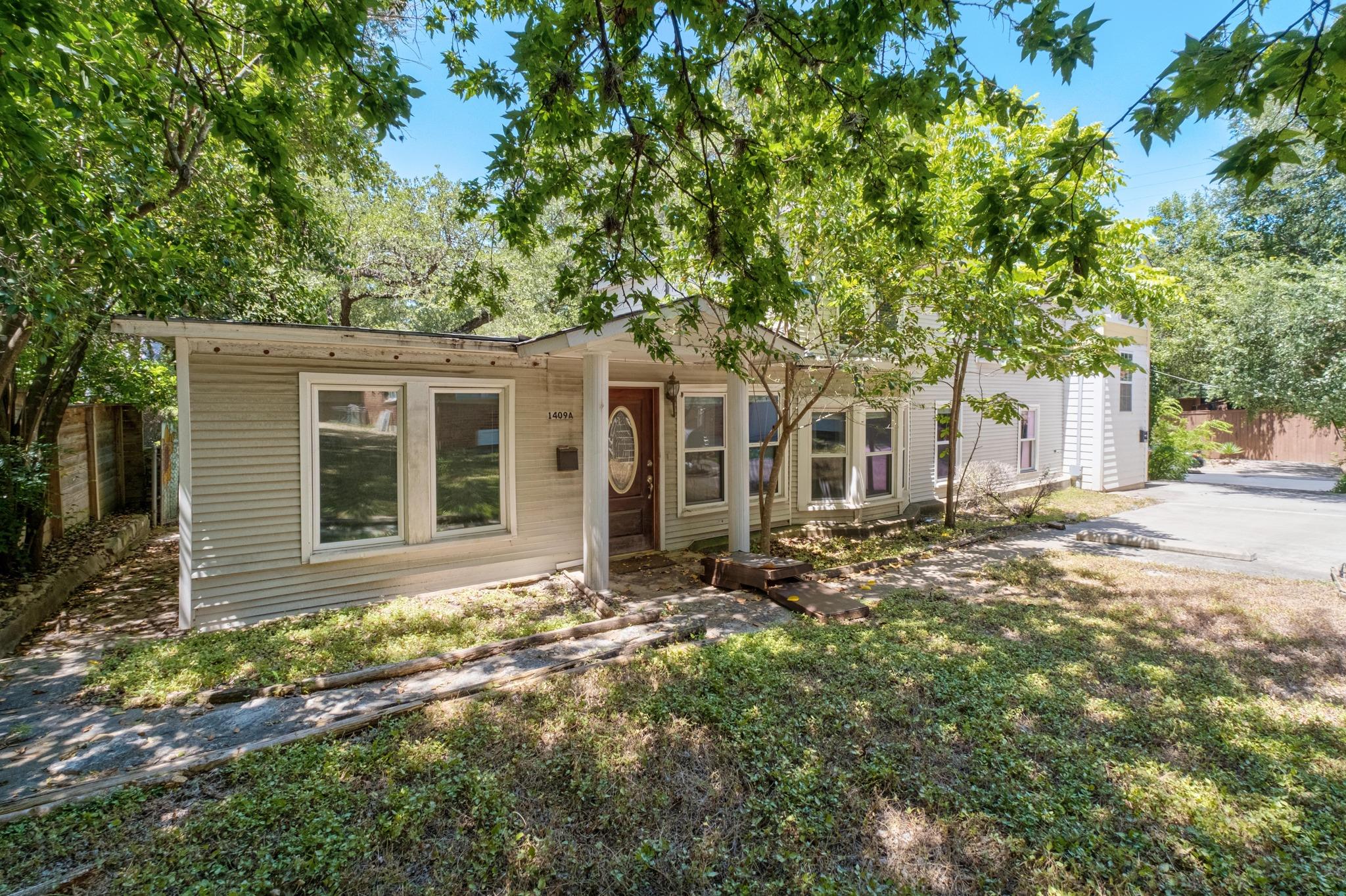 2413 Enfield RD