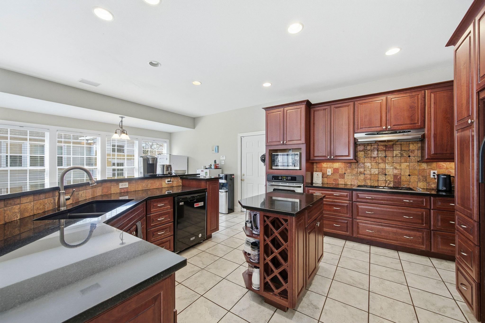 2413 Enfield RD