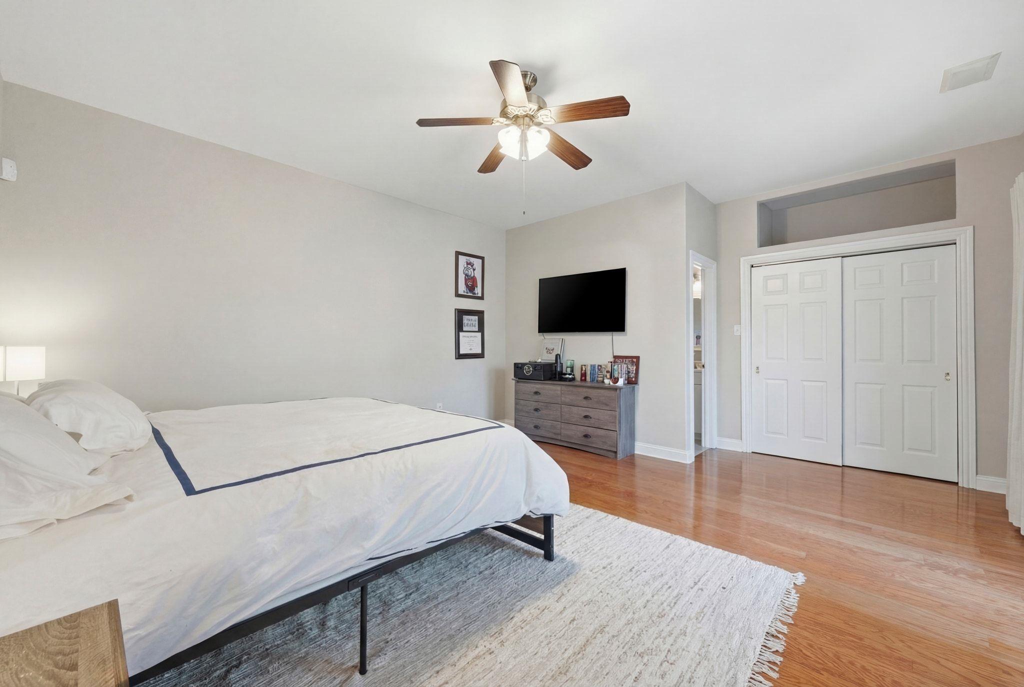 2413 Enfield RD