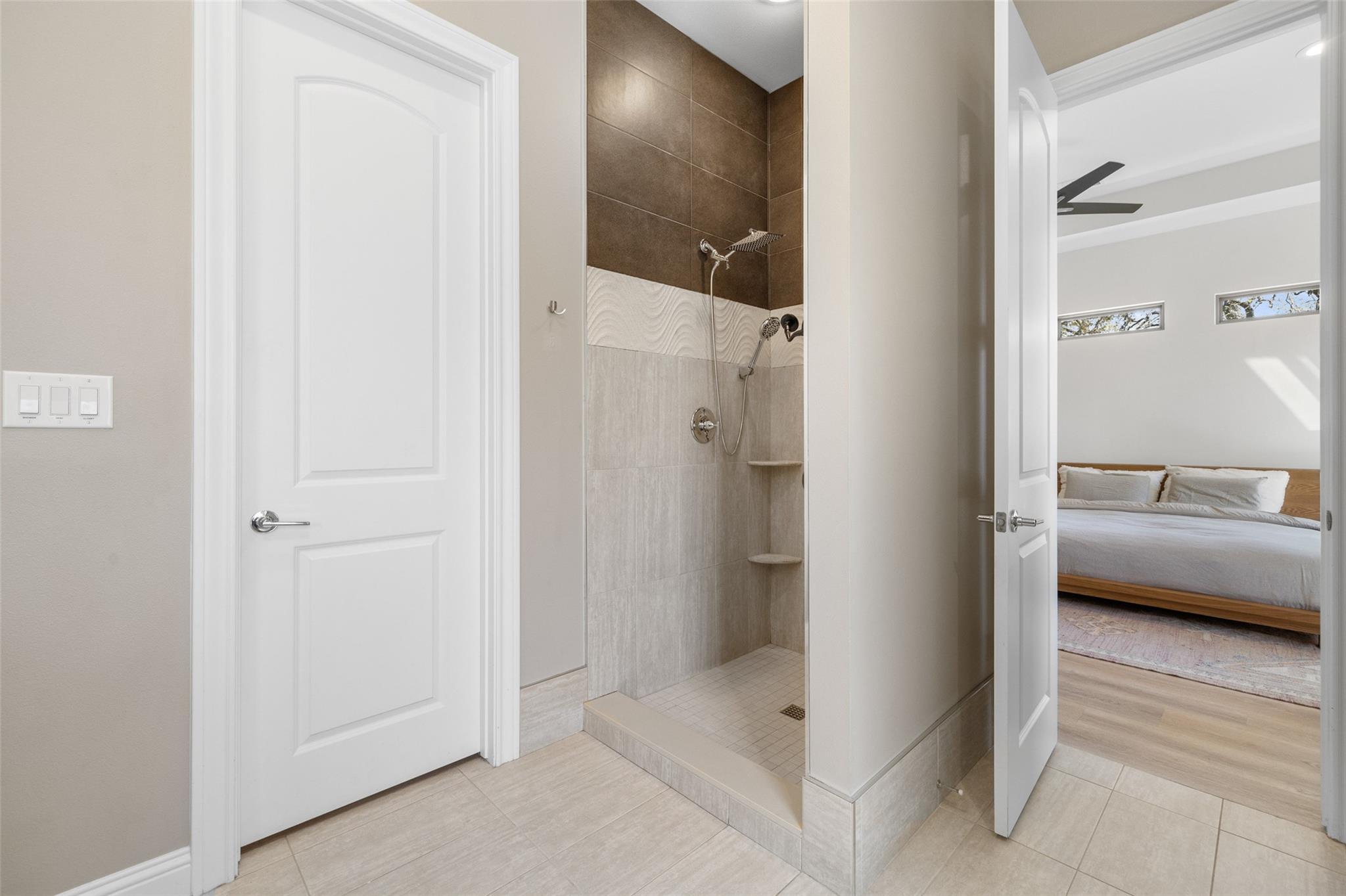 1017 S Quinlan Park RD