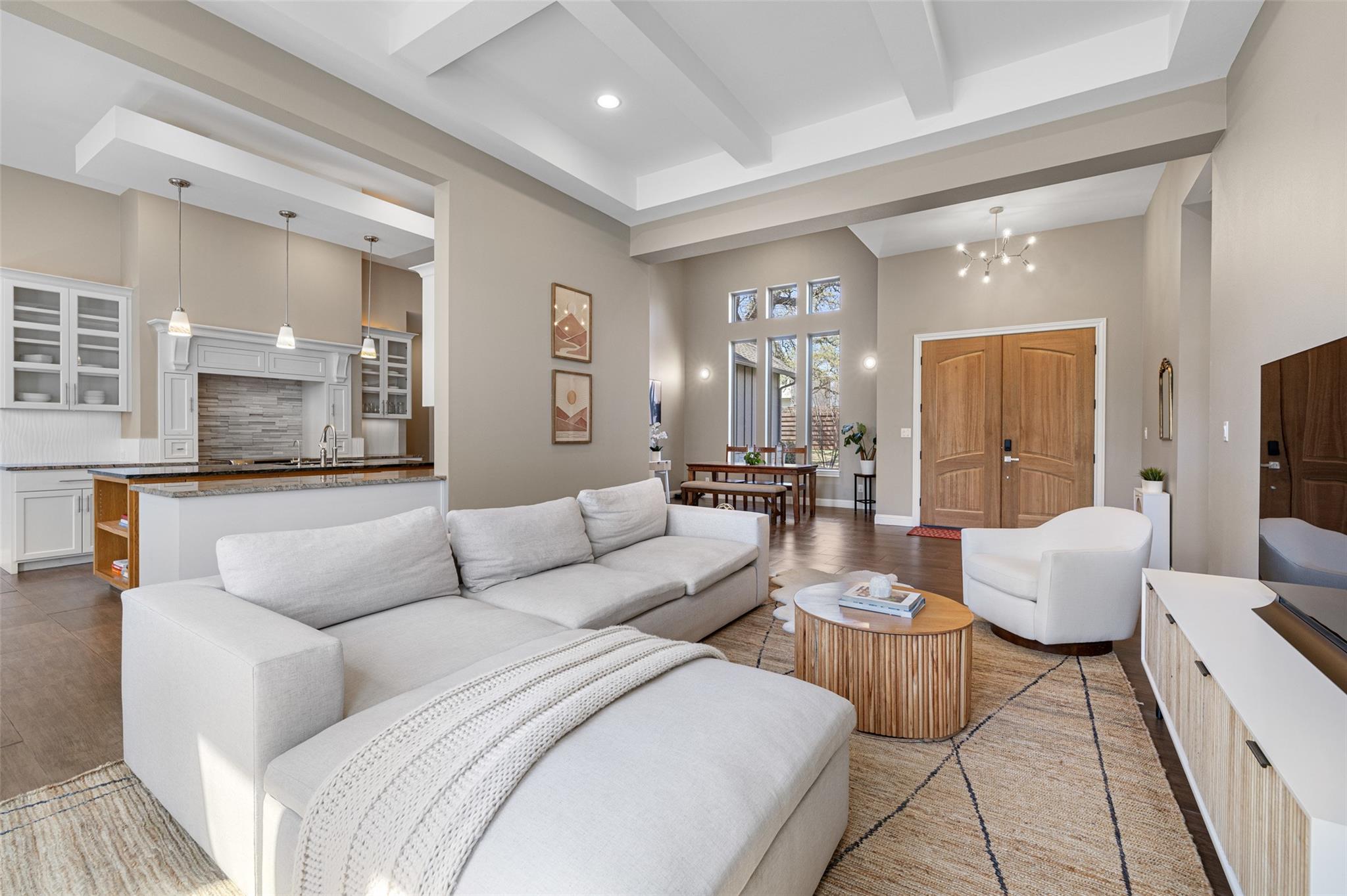 1017 S Quinlan Park RD