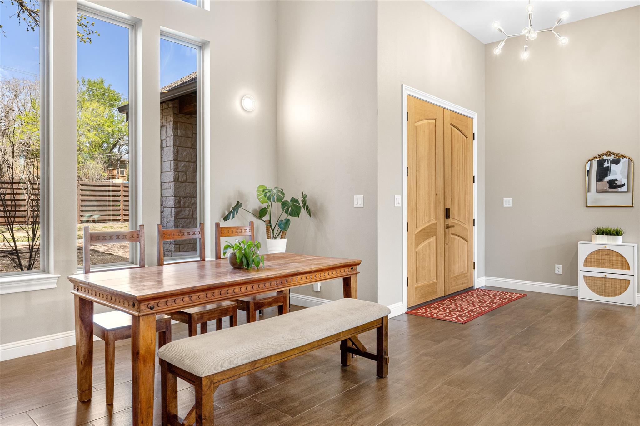 1017 S Quinlan Park RD