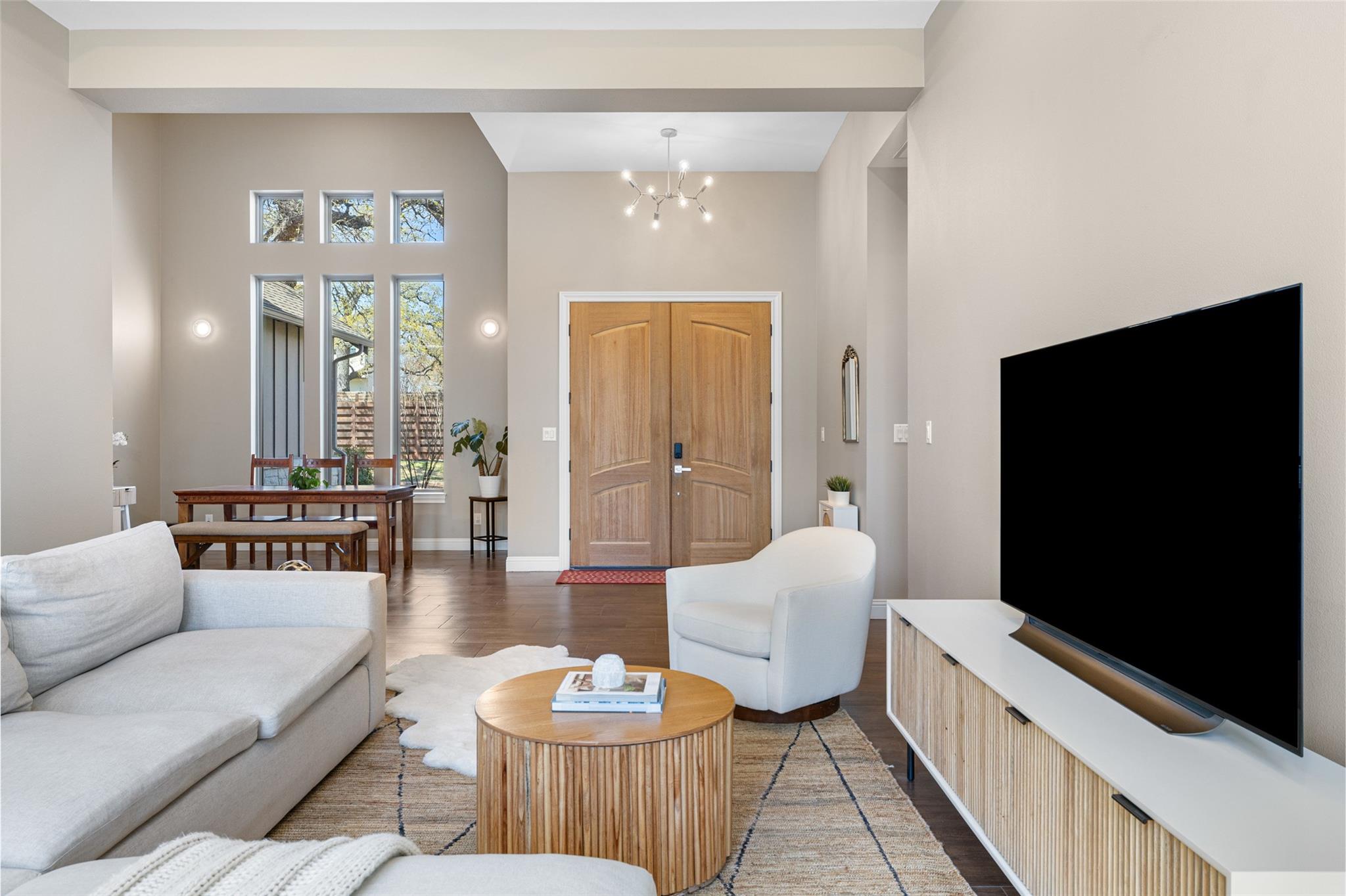 1017 S Quinlan Park RD