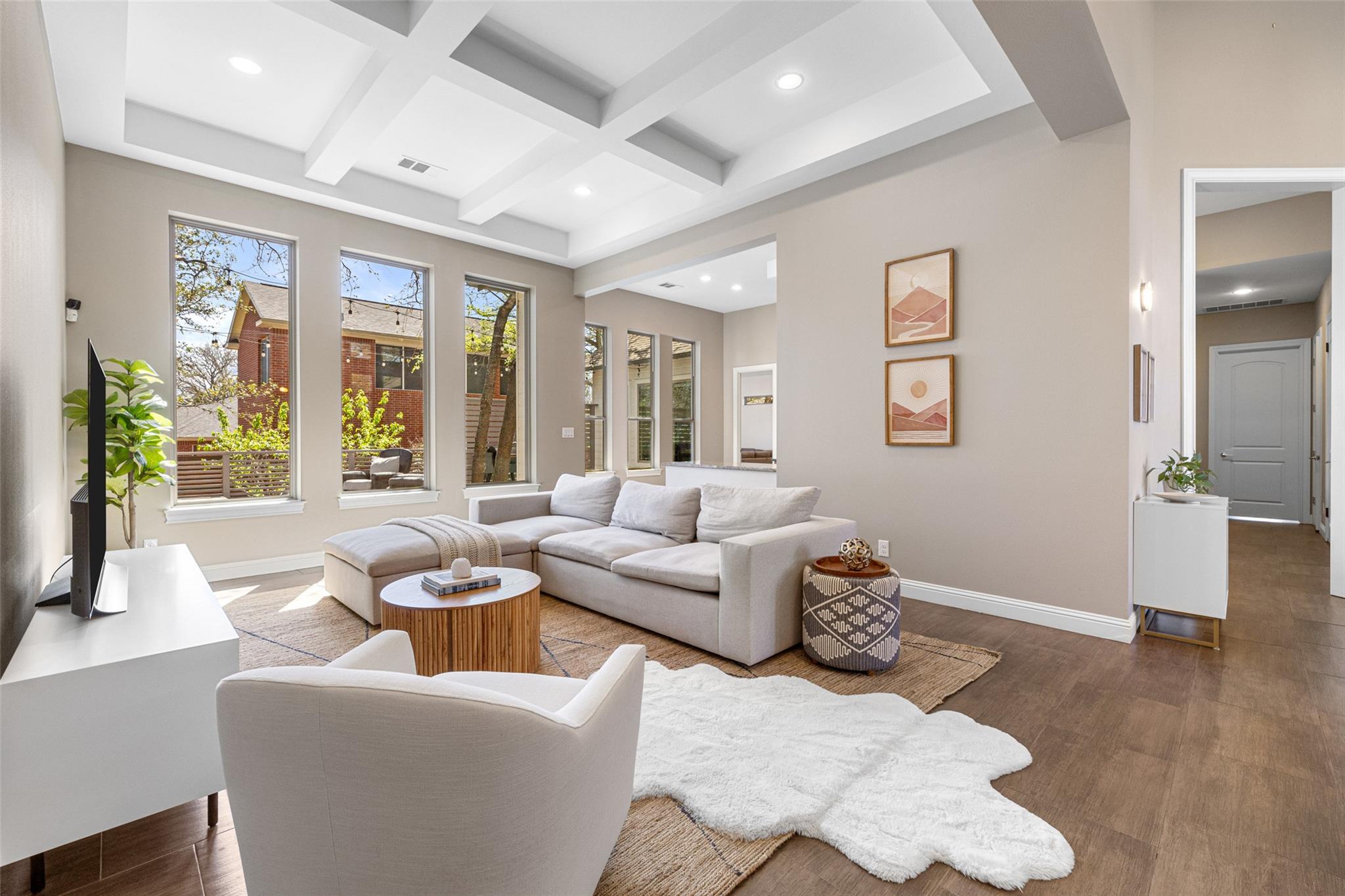 1017 S Quinlan Park RD