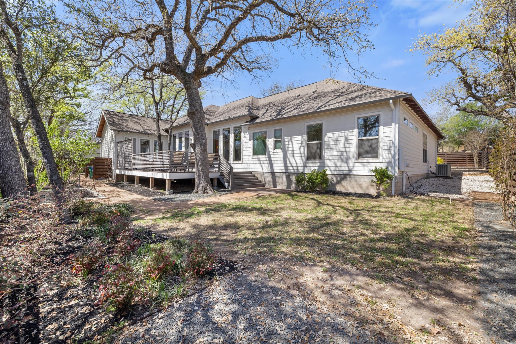 1017 S Quinlan Park RD