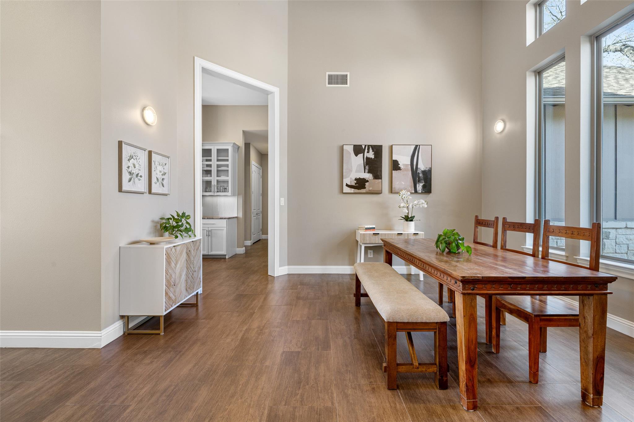 1017 S Quinlan Park RD